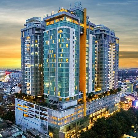 Cambridge Hotel Medan Kültér fotó