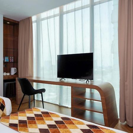 Cambridge Hotel Medan Kültér fotó