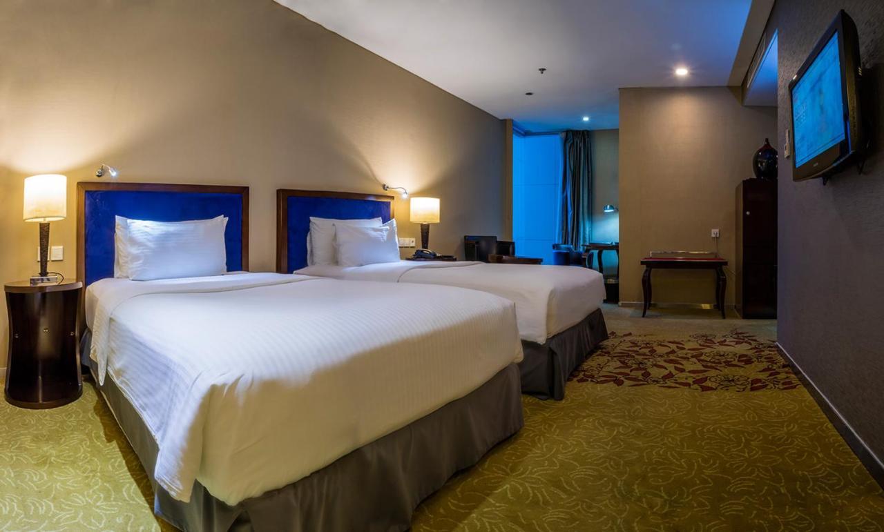 Cambridge Hotel Medan Kültér fotó