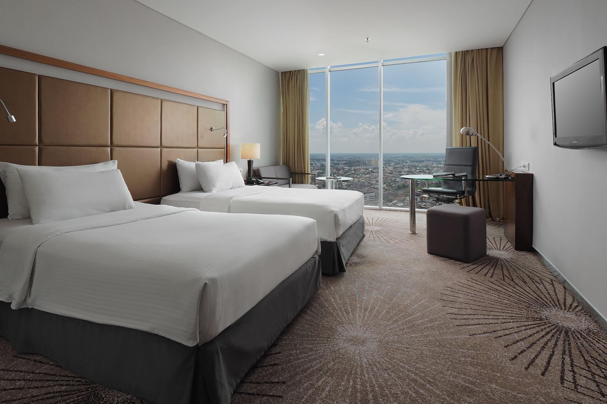 Cambridge Hotel Medan Kültér fotó