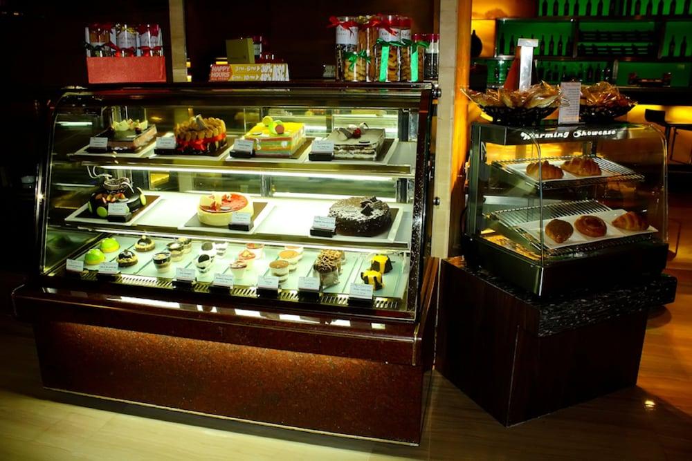 Cambridge Hotel Medan Kültér fotó