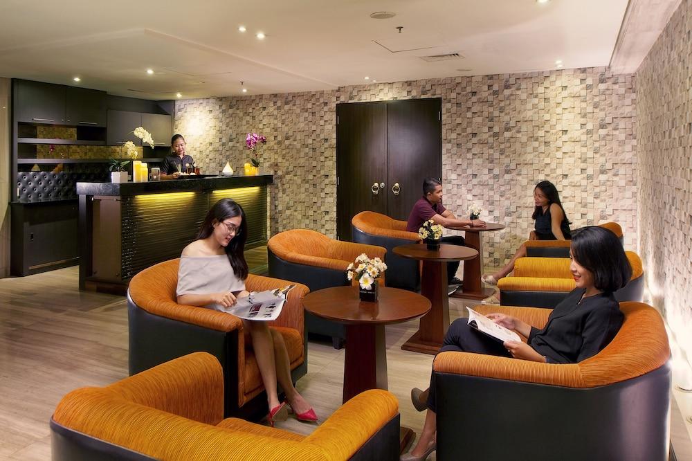 Cambridge Hotel Medan Kültér fotó