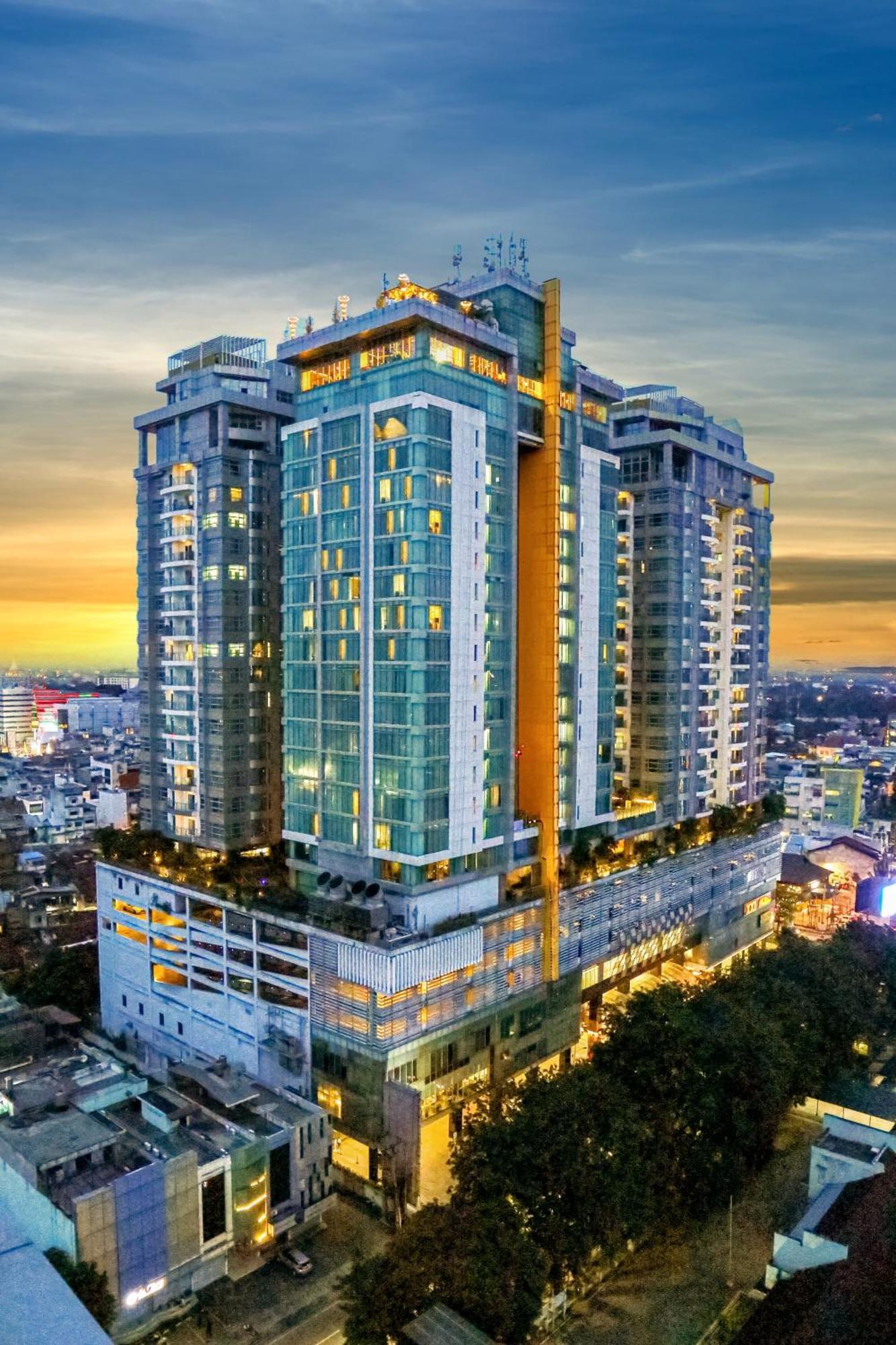 Cambridge Hotel Medan Kültér fotó