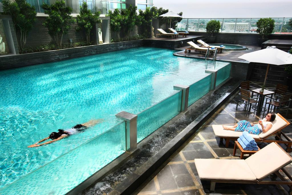 Cambridge Hotel Medan Kültér fotó