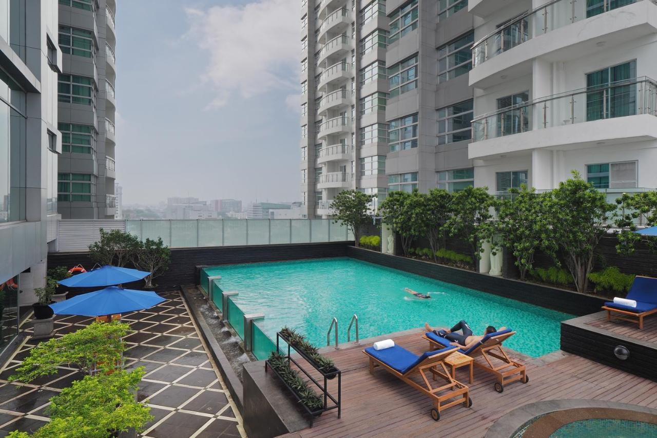 Cambridge Hotel Medan Kültér fotó