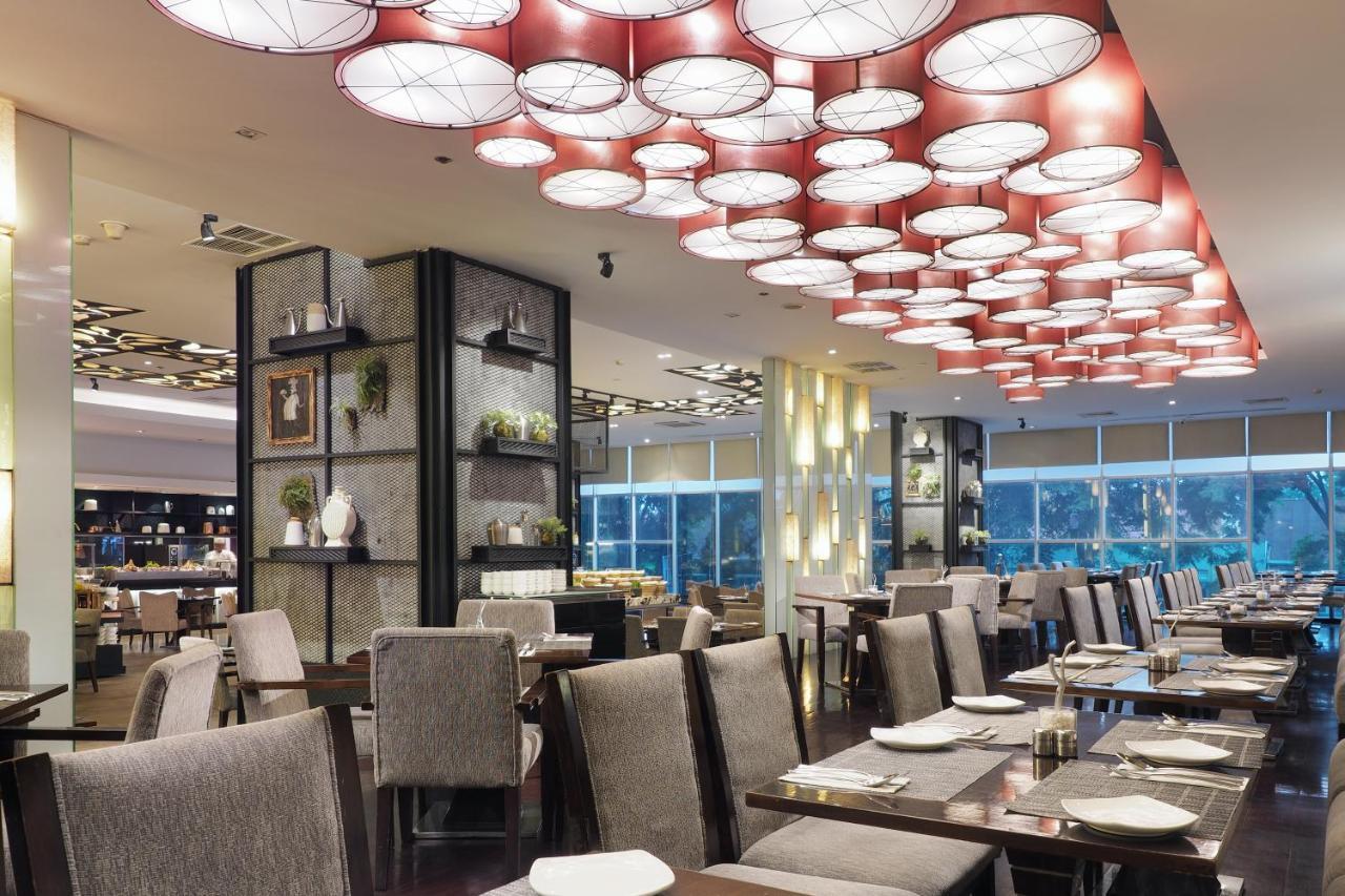 Cambridge Hotel Medan Kültér fotó