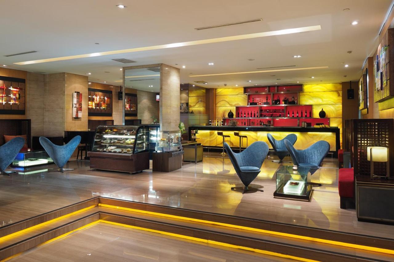 Cambridge Hotel Medan Kültér fotó