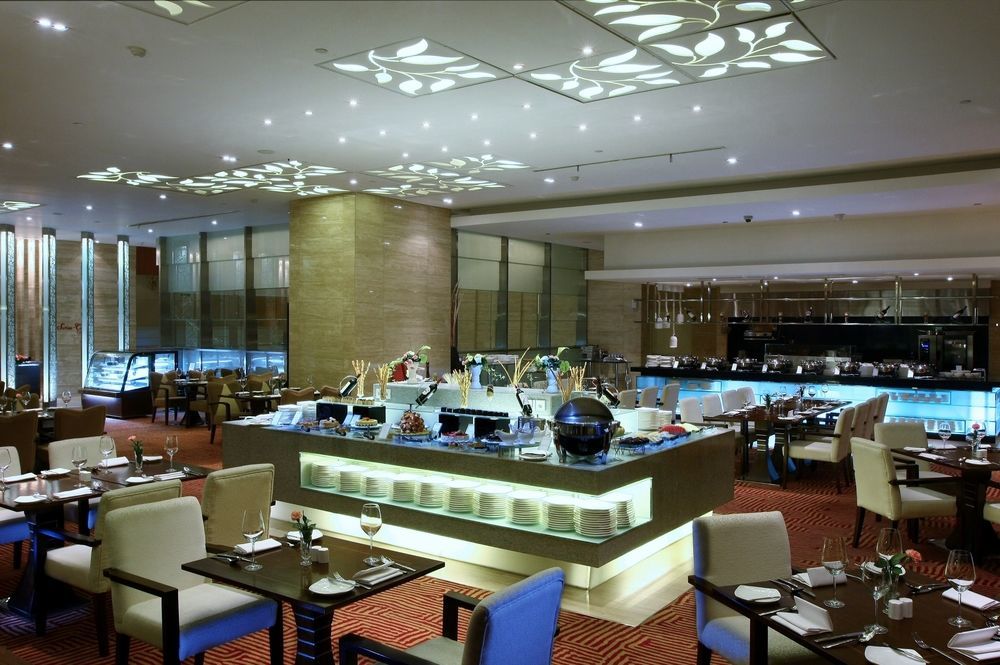Cambridge Hotel Medan Kültér fotó