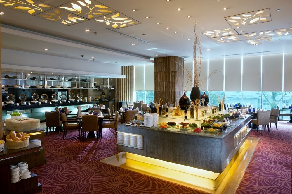 Cambridge Hotel Medan Kültér fotó
