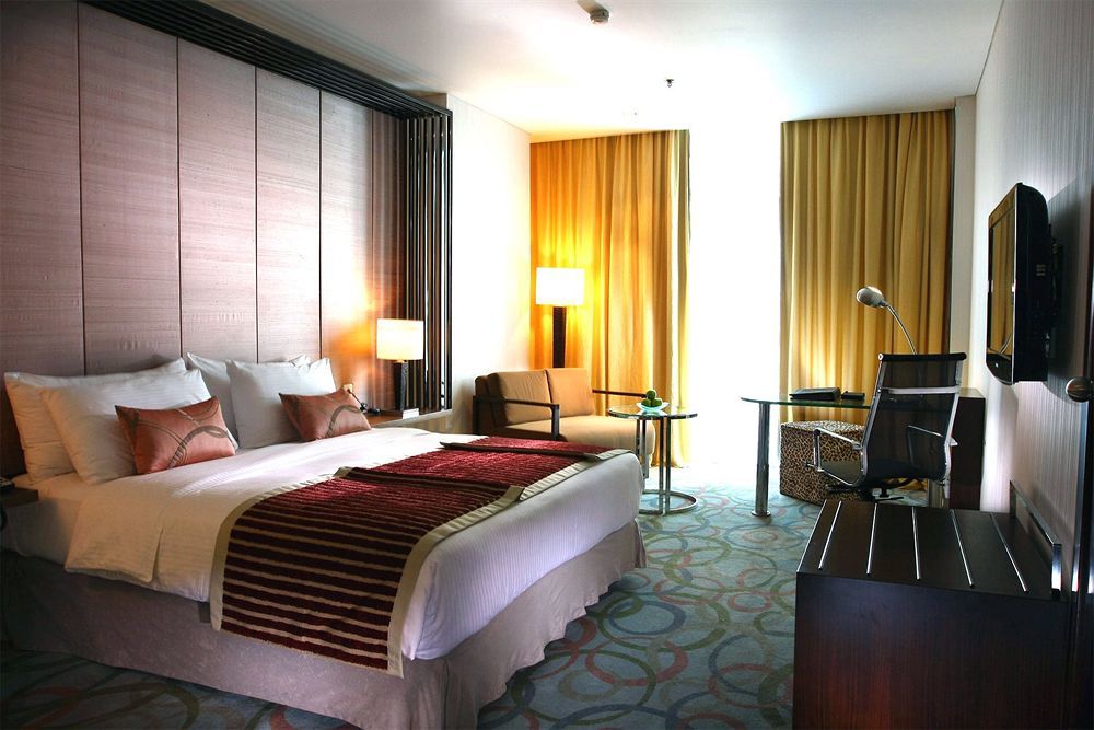 Cambridge Hotel Medan Kültér fotó